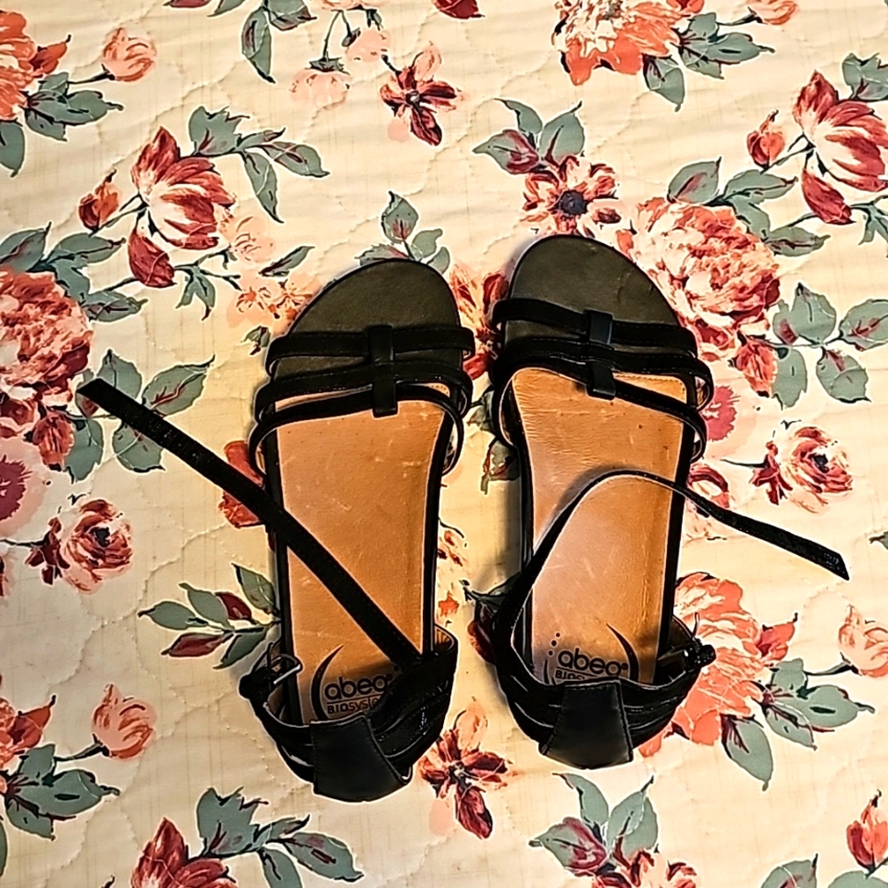 Abeo sandals